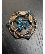 Vintage Flower Floral Leaf Blue Crystal Gold Tone Rhinestone Pin Brooch - £19.54 GBP