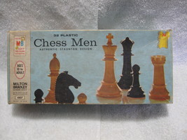 Vintage 1969 Collectible Milton Bradley #4807-32 Chess Men With Original Box-Fun - £13.63 GBP