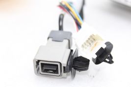 17-20 INFINITI Q60 USB AUX PORT E4010 image 4