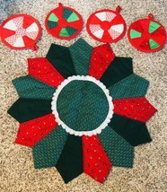 Hand Made Quilted Christmas Snowflake Doily &amp; 4 Hot Pads Set Vintage - £11.11 GBP
