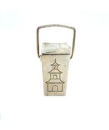 Tiffany &amp; Co. Sterling Silver Chinese Takeout Pill Box Collectible - $11,549.45 MXN