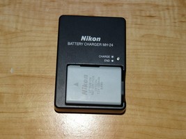 Authentic Nikon EN-EL14a Battery &amp; Charger For Nikon D Series EUC - £31.23 GBP