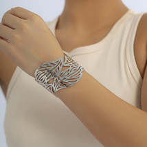 Silver-Plated Openwork Leaves Cuff Bracelet - £11.87 GBP
