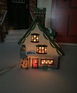 Department 56 Heritage Village, Elves BUNKHOUSE #5601-4 Dept 56 Lighted,... - $64.35