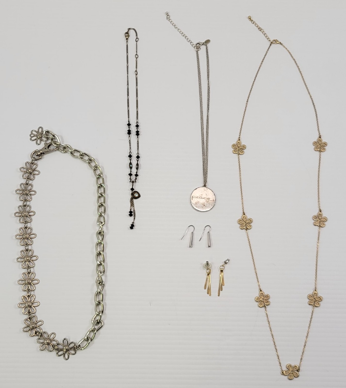 *B9) Mixed Lot of 8 Piece Junk Drawer Costume Jewelry Earrings Necklace ... - $19.79