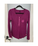Kenzie Maroon Long Sleeve Henley Shirt Women’s Medium  Pocket Detail, Snaps - $330.09 MXN