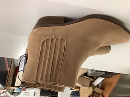 Women&#39;s Alena Western Boots - Universal Thread Tan 9 - £10.04 GBP