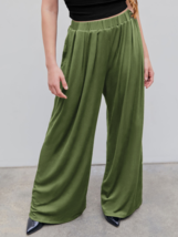 Cider Solid Elastic Waist Pocket Wide Leg Pants Green - Size L - $9.00