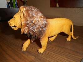 Vintage 1987 AAA Toy Lion Figurine Made In China Hard Rubber King Of The Jungle - £14.91 GBP