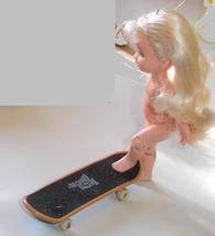 nude Kelly with skateboard Blond articulated Barbie little sister doll vintage - £18.42 GBP
