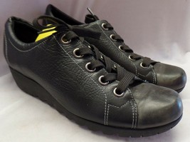 Munro American Sz 9 Glowing Leather Mini Wedge Athletic Shoes Dakota Silver Eyes - £53.02 GBP