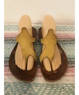 CYDWOQ Vintage Tan Leather Kitten Heel Flip Flop Sandals Women's 39 - $52.47