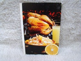 Vintage 1977 Southern Living The Poultry Cookbook, Oxmoor House Inc., Hardbk Bk - £4.77 GBP