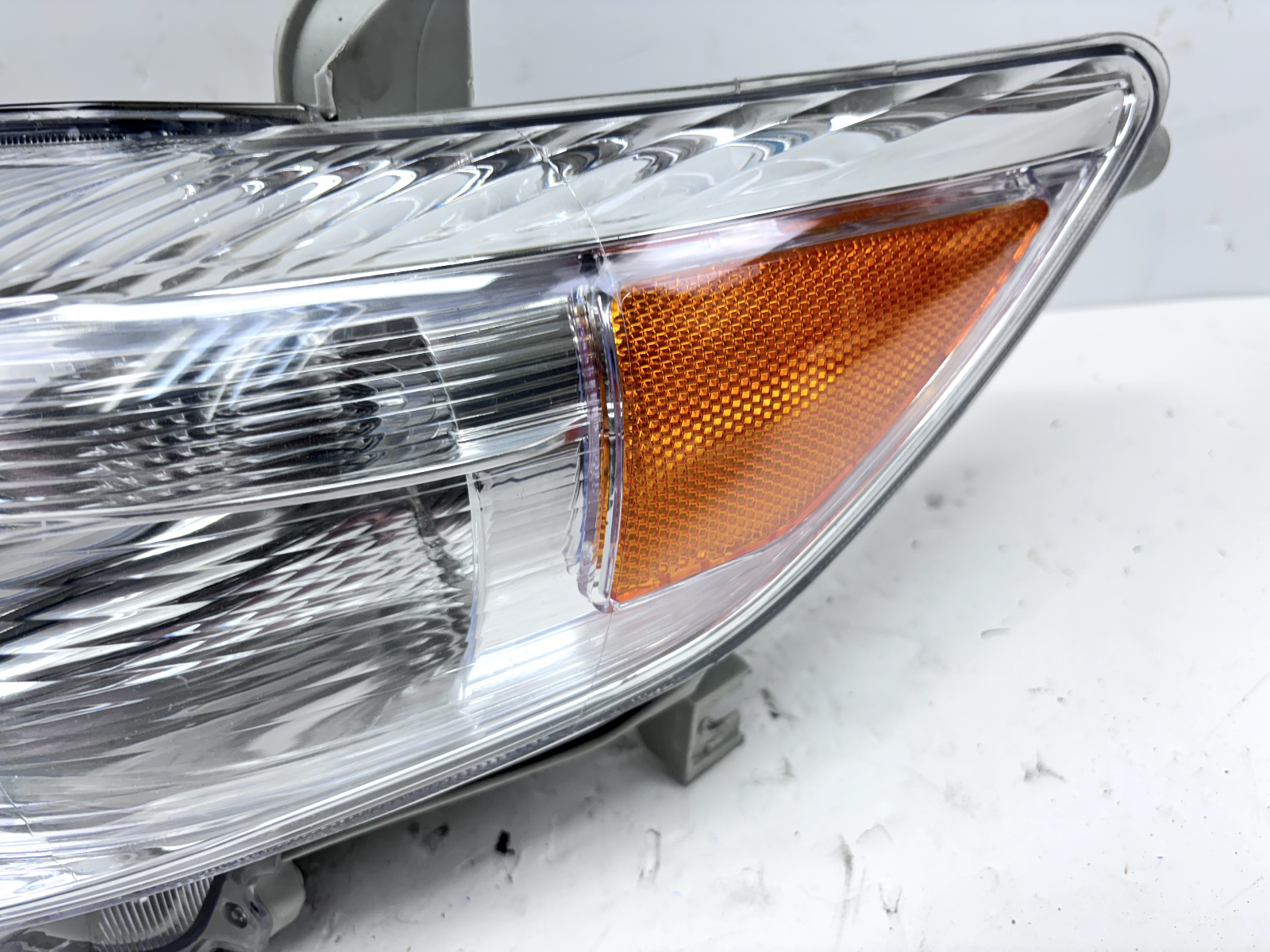 nice all tabs for 2010 2011 toyota camry front left headlight Item image 5