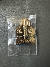 Vintage Girl Scouts of Thailand Metal Gold Tone Badge Girl Guides Pins Badges - £6.22 GBP