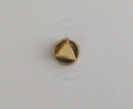 Vintage Triangle Inside Circle Gold Tone Lapel Hat Pin - £5.81 GBP