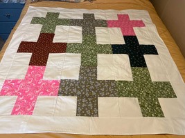 Handmade Quilt | Picket Fence Pattern | Lap Quilt | 100% Cotton - $125.00