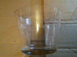 029 Clear Etched Glasss Bowl 6&quot; Across Plant Design 5 &quot; Tall - £12.58 GBP