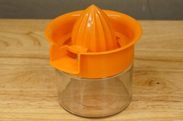Vintage Kitchen Glass Base &amp; Plastic Lid Fruit Juicer Bright Orange Top - $276.61 MXN
