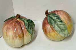 Peaches Omnibus Vintage Salt and Pepper shakers - £6.70 GBP