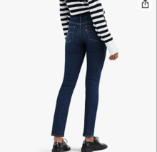 Levi&#39;s Worn once  Mid Rise Skinny  blue Jeans Women size 8 - £30.15 GBP