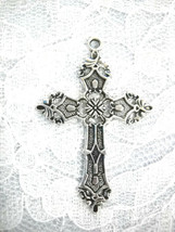 NEW ORNATE CROSS ANTIQUE LOOK ALLOY SILVER METAL PENDANT ADJ CORD NECKLACE - €3,44 EUR