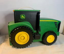 John Deere Plastic Tractor Toy Car Vehicle Carrying Case w/ handle - $234.24 MXN