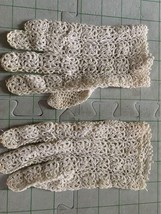 Vintage Ladies Hand Crocheted Gloves - £14.14 GBP