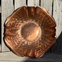 Vintage Hammered Copper Flower Shape Fruit Bowl Centerpiece Large Gregorian - $47.98