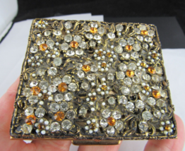 Vintage 1950&#39;s 5TH AVENUE compact floral USA gold tone GEM ENCRUSTED! - £73.44 GBP