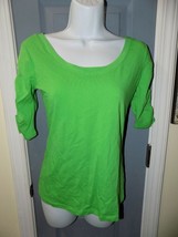 New York &amp; Company Green Scoop Neck 3/4 Sleeve Shirt Size XS Women&#39;s EUC - £14.32 GBP