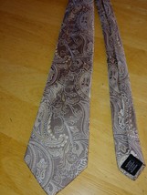 Concepts By Claiborne Handmade Men&#39;s NECKTIE-BEIGE PAISLEY-100% SILK-NWOT-56&quot; - £4.54 GBP