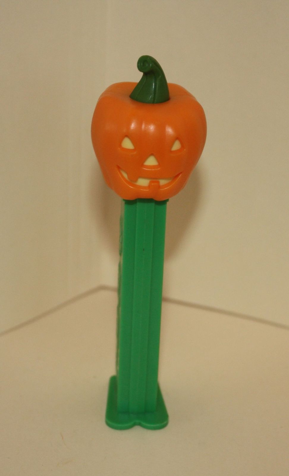 2014 Pez Halloween Flat Top Jack O&#39; Lantern Candy Dispenser - $3.00