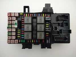 ✅ 2003 - 2006 Ford Expedition Lincoln Navigator Fuse Box 3L1T-14A067-AA OEM - $138.55