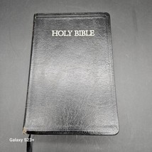 Holy Bible New King James  References Concordance Nelson Red Letter Leat... - $18.36