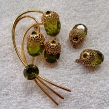 Sarah Coventry pin/brooch gold tone green glass vintage with earrings - £59.95 GBP