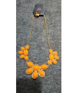 Paparazzi necklace and earrings - $204.20 MXN