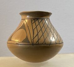 A Mata Ortiz Ceramic Handmade Pot - $30.68