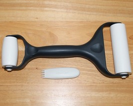 Pampered Chef PC Baker&#39;s Roller #1485 - Free Ship* - £13.44 GBP