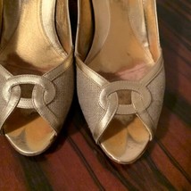 EUC SERGIO ROSSI Peep Toe Metallic Linen &amp; Leather Pump SZ 7 - £46.69 GBP