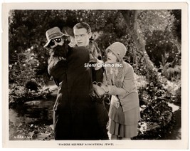 FINDERS KEEPERS (1928) Laura LaPlante &amp; John Harron Handcuff Man in a Disguise - £27.53 GBP