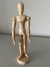 WOODEN LAY FIGURE ON STAND (21.5CM) - £3.38 GBP