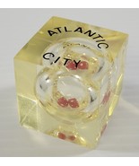 *B9) Vintage Atlantic City Casino Clear Lucite Resin Cube Dice Souvenir - $325.29 MXN