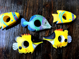 Set Of 5 Hand Painted Wood Tropical Fish Table Napkin Rings Holder Colorful Set - £19.97 GBP