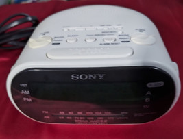 Sony ICF-C318 Dream Machine AM/FM Dual Alarm Clock Radio Model White Tested - £11.63 GBP
