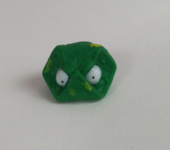 Moose Grossery Gang Series 3 Putrid Power Stinky Snacks Green Dirty Danish - $6.75 CAD