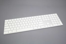 Apple Magic Keyboard Full Size with Numeric Keypad (Lightning) MXCJ3LL/A  image 2