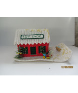 VINTAGE YARN CROSS STITCH PLASTIC CHRISTMAS HOUSE RED TOY SHOP HOUSE - £5.97 GBP