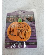 HALLOWEEN FLASHING FUN LED LIGHT PIN NEW (Pumpkin) - $11.74