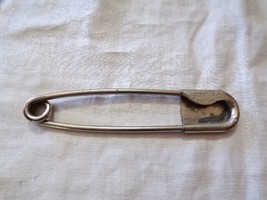 Vintage Key Tag Giant Safety Pin 5in Long - $459.27 MXN